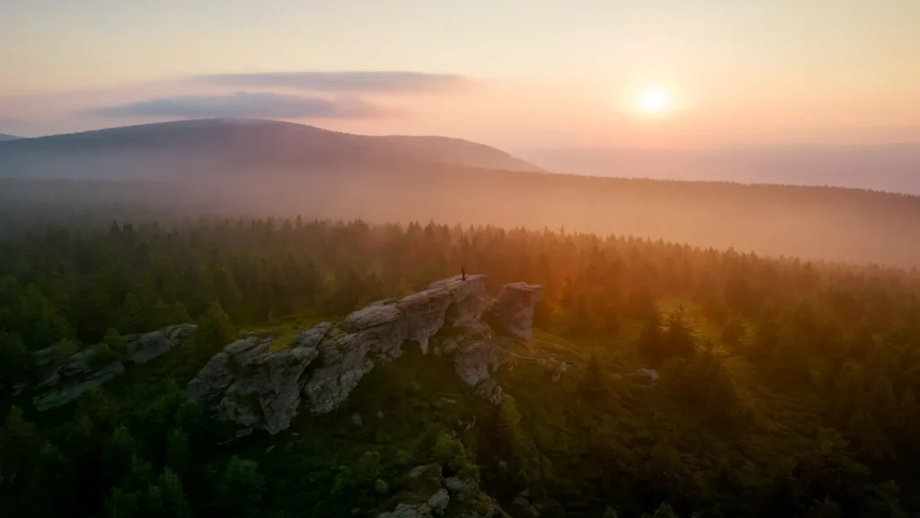 Krajinná fotografie Jeseníků při západu slunce Mlžné ráno v Jeseníkách – horská krajina