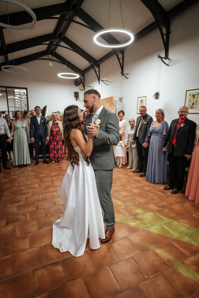 Svatební hostina – první tanec novomanželů