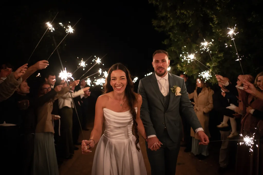 Závěrečný prskavková špalír Břeťu a Katky